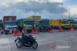 Asosiasi sopir logistik minta ASDP Ketapang tambah dermaga