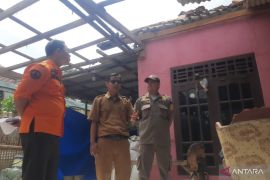 Puting beliung rusak 27 rumah di Bekasi