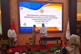 Bupati Lombok Tengah tegaskan komitmen transparansi keuangan daerah
