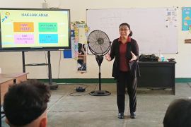 Lepas dari Medsos, Psikolog: Bangun 'bonding' dengan Anak