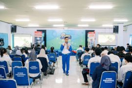 Asmo Sulsel bekali mahasiswa keterampilan industri kreatif dan keselamatan berkendara