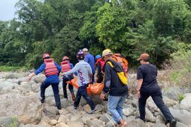 Dua korban ditemukan di Sungai Kalimborang, pencarian ditutup