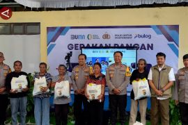 Polda NTT dan Bulog gelar Gerakan Pangan Murah Polri