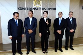 DPR tetapkan komisioner OJK 2026-2031, fokus integritas pasar modal