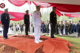 Eks-Menhan Juwono Sudarsono dimakamkan secara militer di TMP Kalibata
