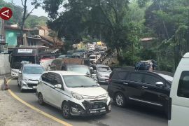 Pantauan arus mudik Nagreg, one way sepenggal berhasil urai kemacetan