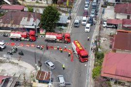 Polisi tahan truk sumbu tiga langgar aturan pembatasan operasional