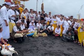 Sambut&nbsp;Nyepi, umat Hindu di Lumajang lakukan ritual pembersihan diri