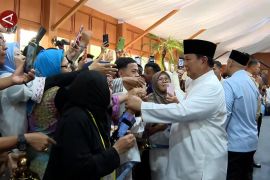 Ribuan warga antusias padati open house Lebaran di Istana