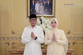 Gubernur Lampung bersama Ketua TP PKK Provinsi Lampung mengucapkan Hari Raya Idul Fitri 1447 H