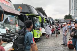 Hari ini, Terminal Tirtonadi capai puncak arus balik Lebaran 2026