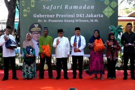 Pramono tinjau pasar murah hingga resmikan dermaga di Kepulauan Seribu