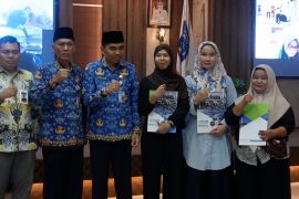 Pemprov Babel bantu 144 pelaku UMKM terima sertifikat halal gratis