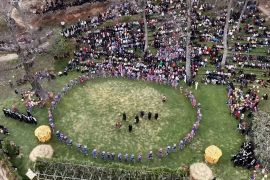 Etnis Yi di China gelar peragaan busana meriah dan penuh warna