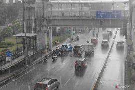 Hujan ringan berpotensi guyur Jakarta pada Rabu