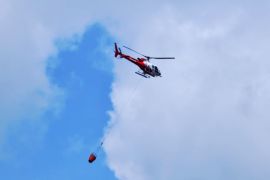 Pemkab Natuna padamkan kebakaran hutan dan lahan pakai metode bom air