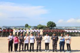Pemkot Denpasar dan TNI AL bersih-bersih Pantai Sanur dari sampah