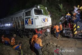 Evakuasi KA Ciremai anjlok di Kabupaten Bandung Barat