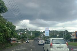 Prakiraan cuaca hari ini: Waspada hujan petir di Karimun dan Lingga