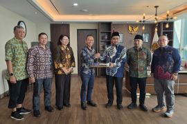 Kemenhaj dan KAI jajaki kerja sama transportasi dan logistik jamaah