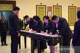 Lantik 12 Pejabat Fungsional, Kakanwil Tekankan Akselerasi Kinerja dan Integritas di Lingkungan Kemenkum Riau