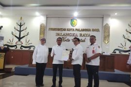 Pemkot Palangka Raya terima 14 sertifikat aset tanah dari Kantor Pertanahan