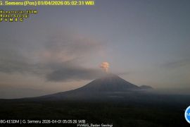 Gunung Semeru alami 16 kali gempa letusan selama enam jam terakhir