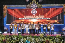 Mahasiswa Hindu anugerahi Ari Dwipayana sebagai tokoh inspiratif