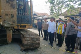 Jalan rusak di Tangerang mulai diperbaiki pemda