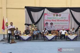 Bupati HST ajak PGRI majukan pendidikan semua lapisan masyarakat