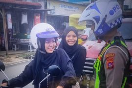 Polres Pasaman Barat edukasi tertib lalu lintas lewat Polantas Menyapa