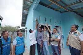 PLN renovasi rumah di Langkat tingkatkan kualitas warga prasejahtera