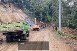 Gubernur Sulsel: Pengerjaan Jalan Seko di Luwu Utara secara bertahap