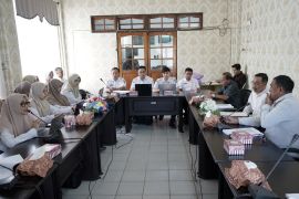 Komisi I DPRD HSS-eksekutif bahas raperda penyelenggaraan kesehatan