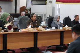 DPRD HSS bersama eksekutif bahas Raperda pengelolaan BMD