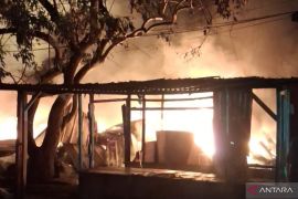 Polres selidiki penyebab kebakaran SPBE Cimuning, posko pengaduan dibuka