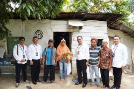 Pegadaian berbagi, salurkan bantuan sembako di Pekanbaru