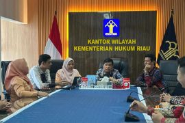 Hadapi Keterbatasan SDM, Kakanwil Kemenkum Riau Berikan Pembekalan Strategis bagi Pejabat Baru