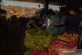 Pengolahan sampah mandiri di Pasar Kramat Jati mulai beroperasi 2027