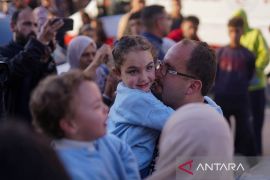 Menengok momen kepulangan anak-anak Palestina ke Jalur Gaza