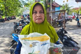 Bulog salurkan 2,79 juta kg beras dan 558.904 liter migor kepada masyarakat Blora