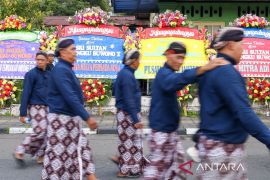 Kirab budaya Mangayubagya 80 tahun Sri Sultan Hamengku Buwono X Page 4 Small