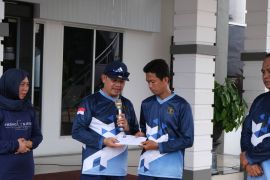 Kanwil Kemenkum Babel serahkan dana sosial wujud solidaritas