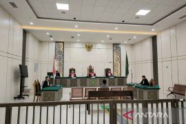 Hakim vonis terdakwa korupsi dana desa 3 tahun 6 bulan penjara