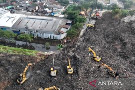 Pengangkutan sampah ke TPST Bantargebang ditargetkan normal pekan ini
