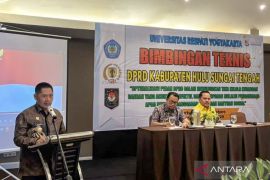 Bupati HST buka Bimtek DPRD untuk tingkatkan kompetensi dewan