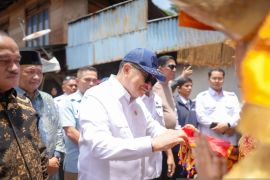 Pemkab Solok terima bantuan jembatan gantung dari PERADI