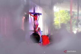 Jumat Agung, Katedral Jakarta ajak pemuda miliki iman di tengah krisis