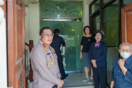 Polres Karawang pastikan ibadah Jumat Agung berlangsung aman dan kondusif