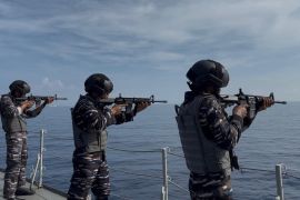 KRI Silas Papare-386 gelar latihan menembak di laut